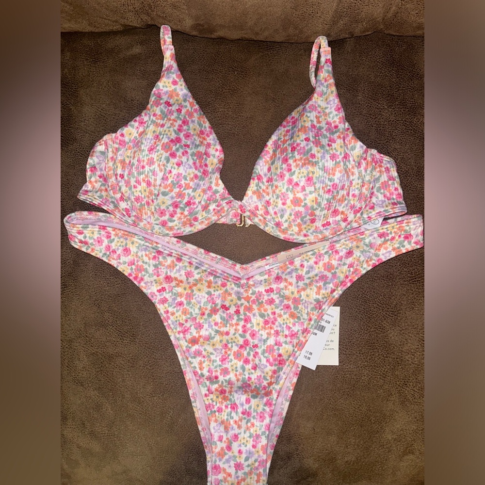NWT floral bikini top and bikini bottom